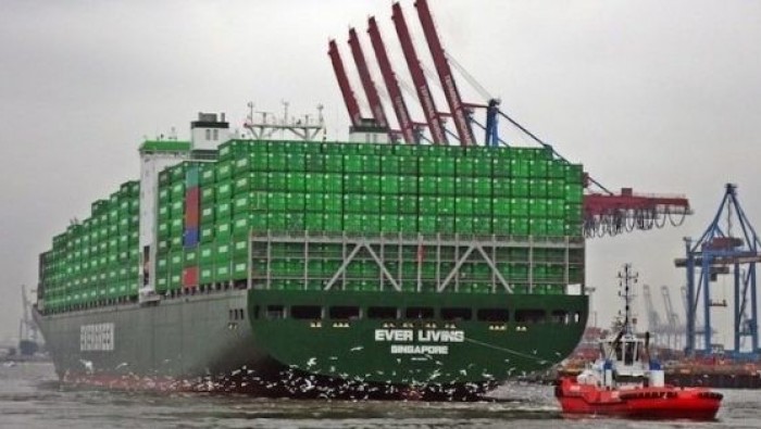Evergreen is negotiating to sell and sublease large container ships