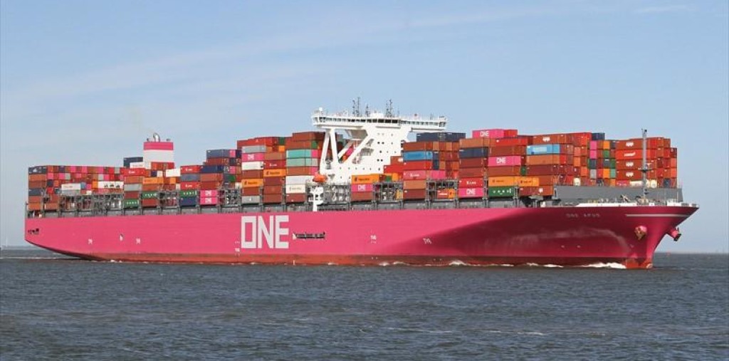 Sập container trên tàu ONE Apus, hàng hóa bị thiệt hại có thể vượt quá con số 1.900 container