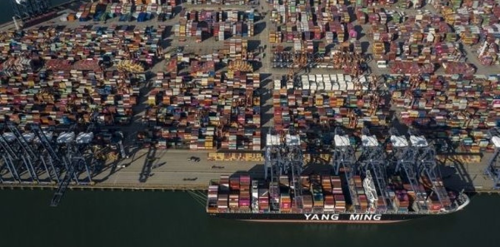 Sự gián đoạn chuỗi cung ứng container có thể ảnh hưởng đến các chuyến hàng cho đến tận Giáng sinh