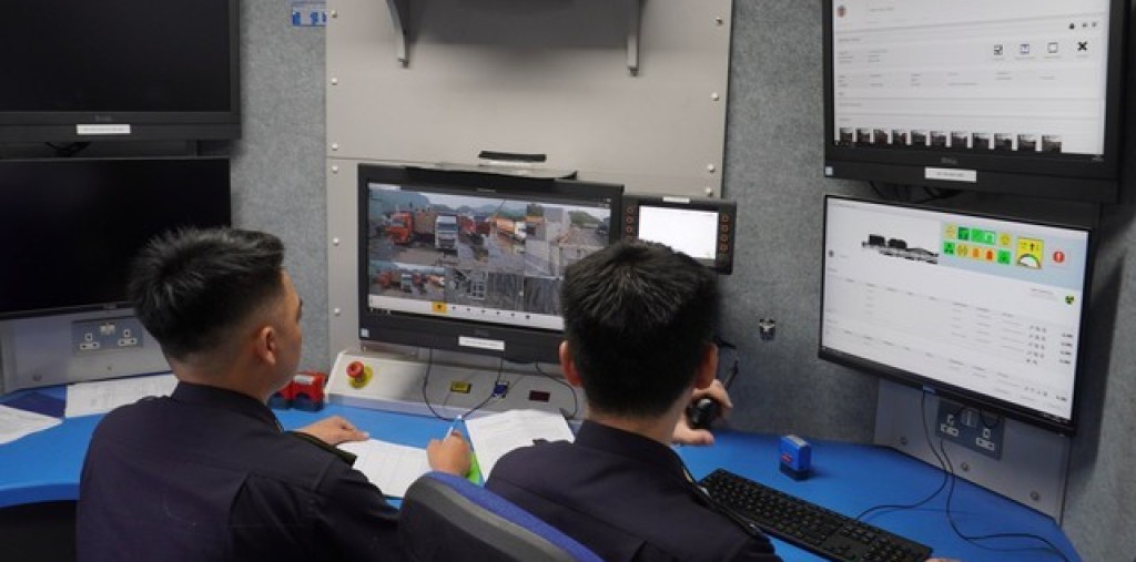 SIẾT KIỂM SOÁT HÀNG QUÁ CẢNH, TẠM NHẬP TÁI XUẤT, KHO NGOẠI QUAN PHÒNG NGỪA GIAN LẬN