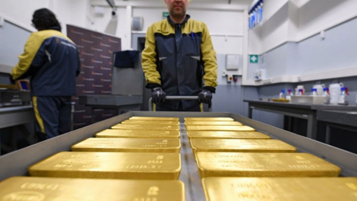 Bốn nước G7 cấm nhập khẩu vàng Nga