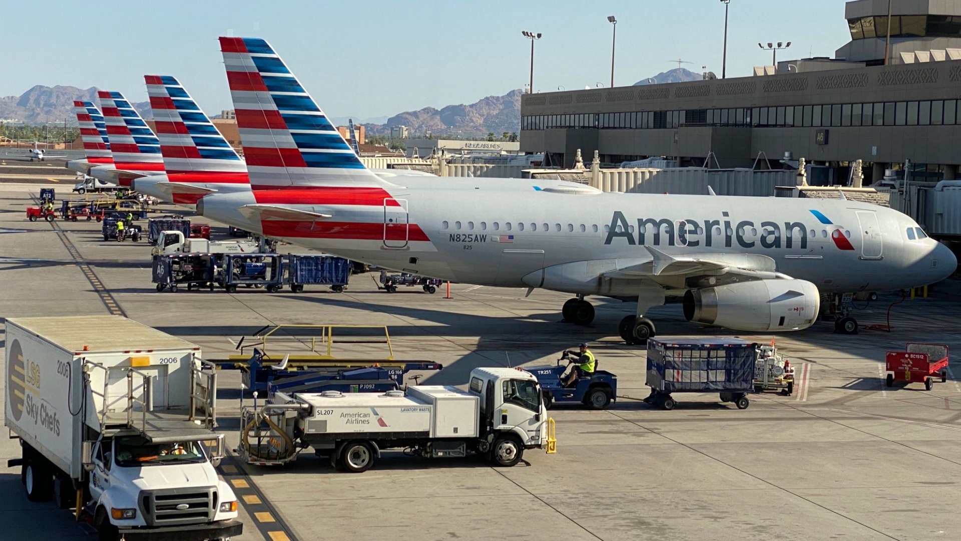 American Airlines tiếp tục số hóa các hoạt động vận chuyển hàng hóa -  Smartlink